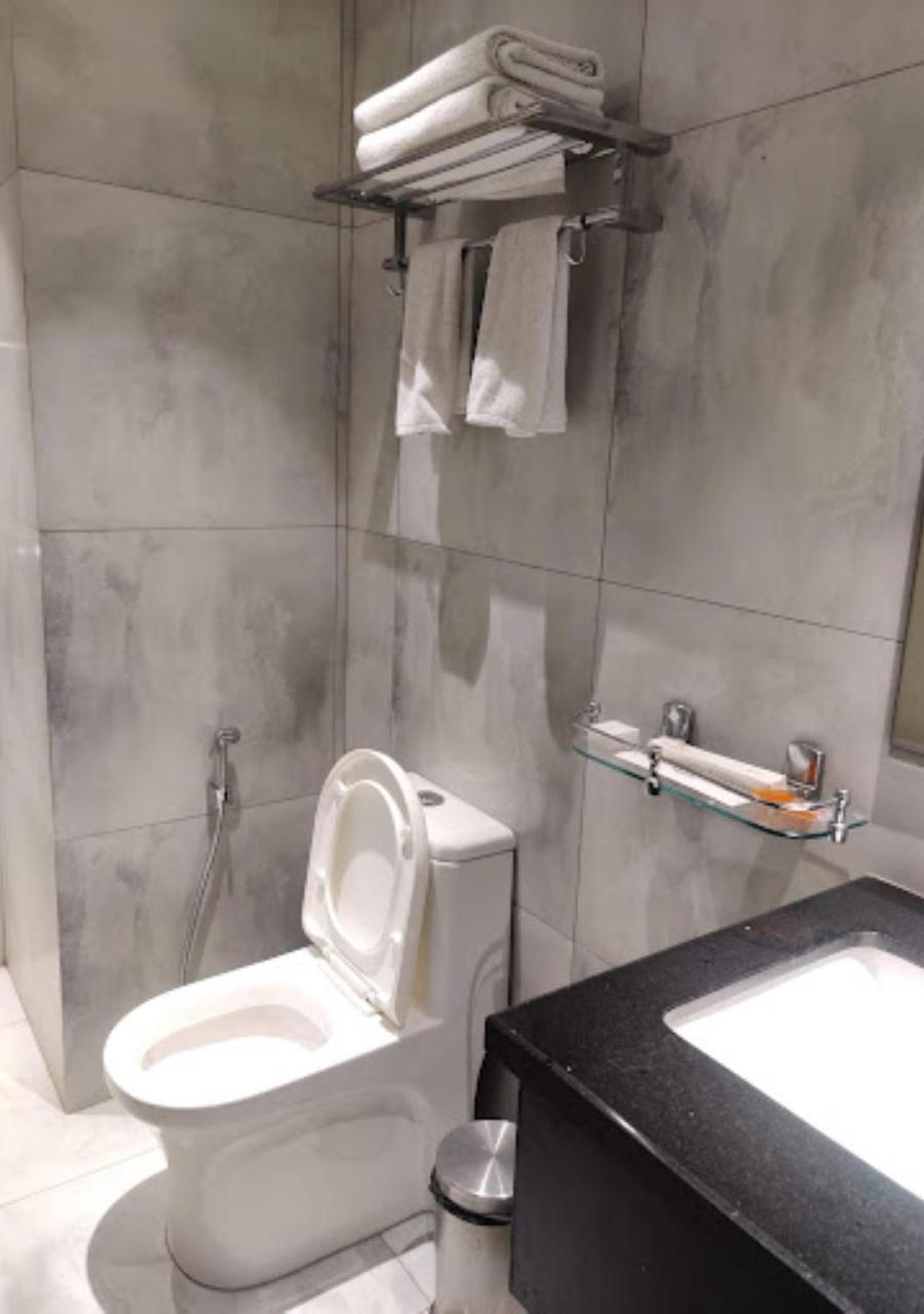 Hotel Le Lotus Grand Kakarmatha Dış mekan fotoğraf