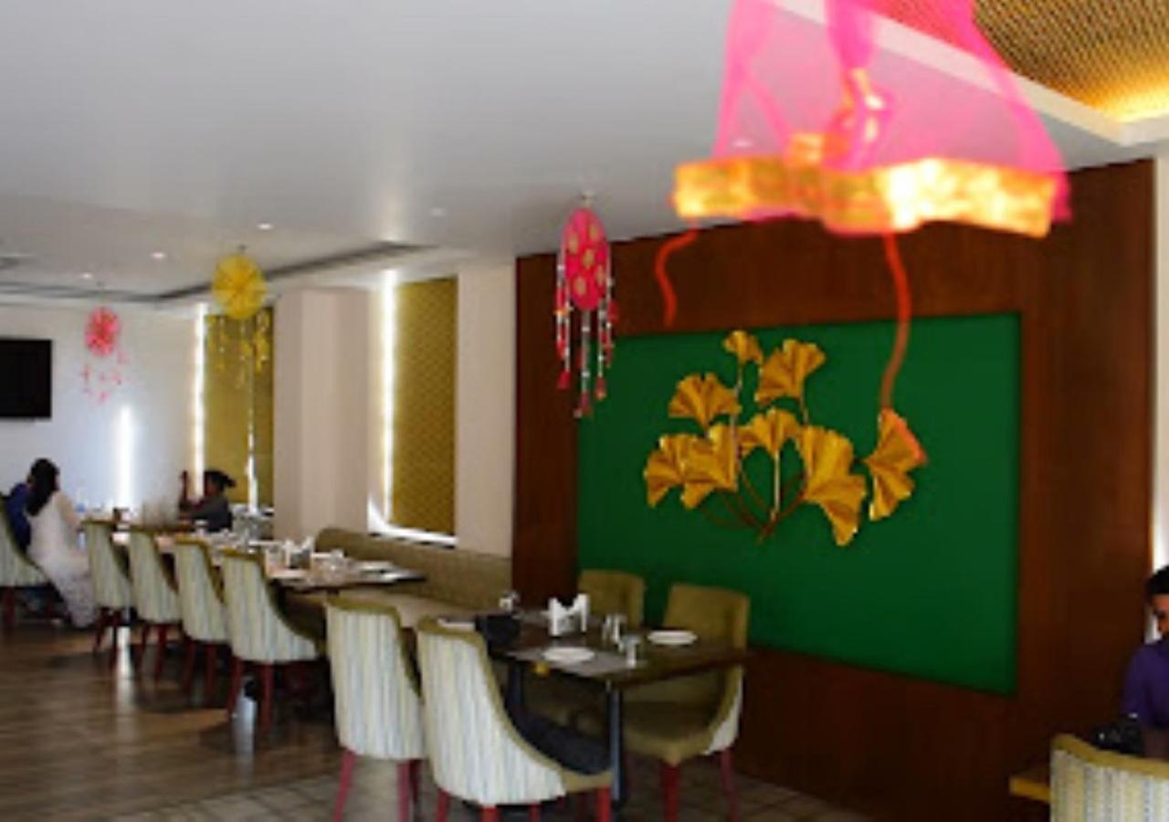 Hotel Le Lotus Grand Kakarmatha Dış mekan fotoğraf