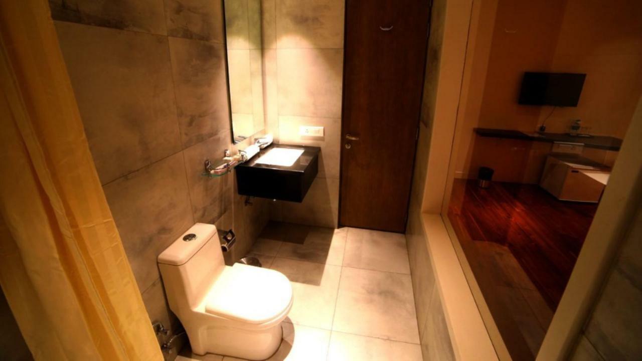 Hotel Le Lotus Grand Kakarmatha Dış mekan fotoğraf