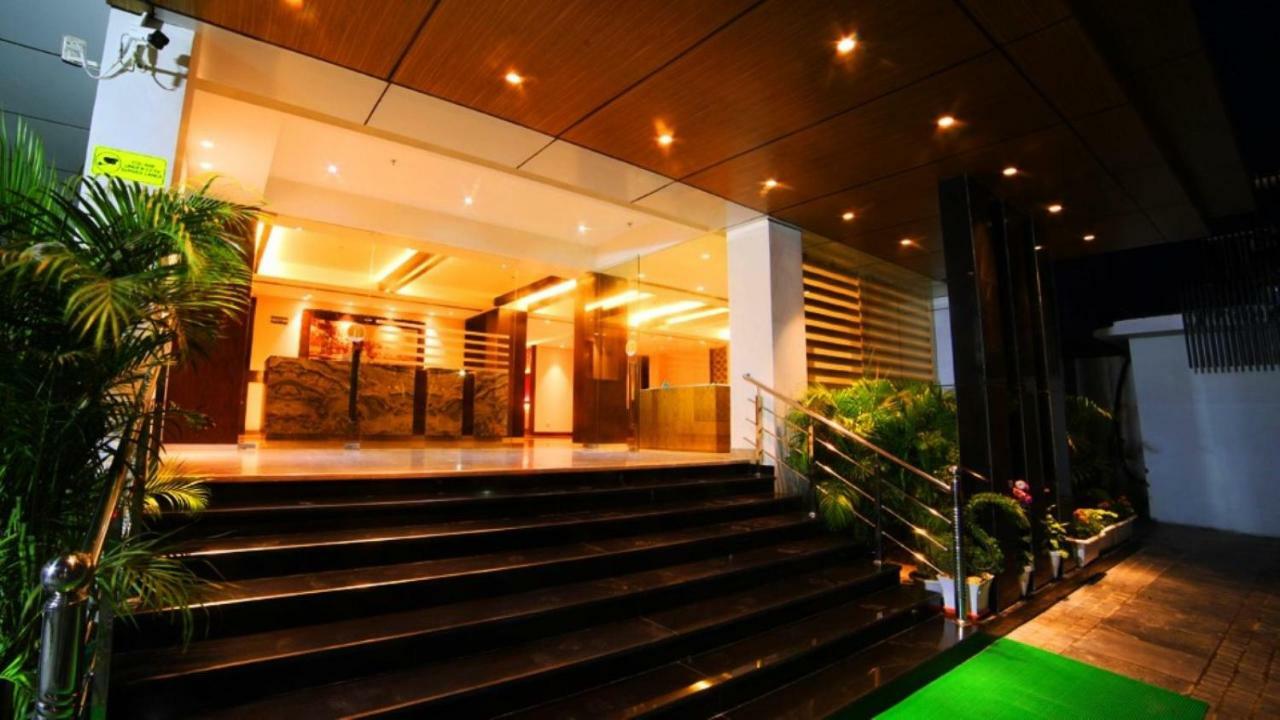 Hotel Le Lotus Grand Kakarmatha Dış mekan fotoğraf