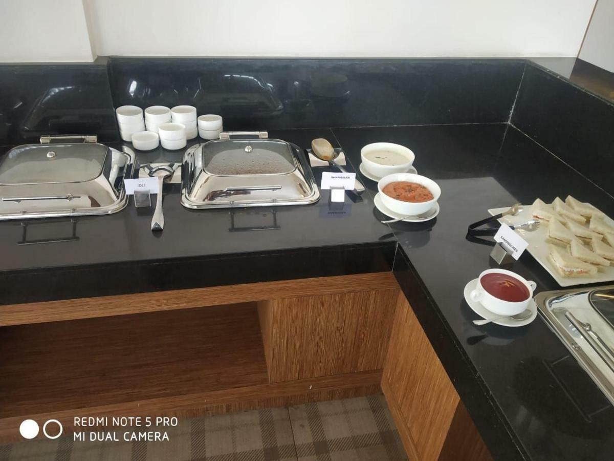 Hotel Le Lotus Grand Kakarmatha Dış mekan fotoğraf