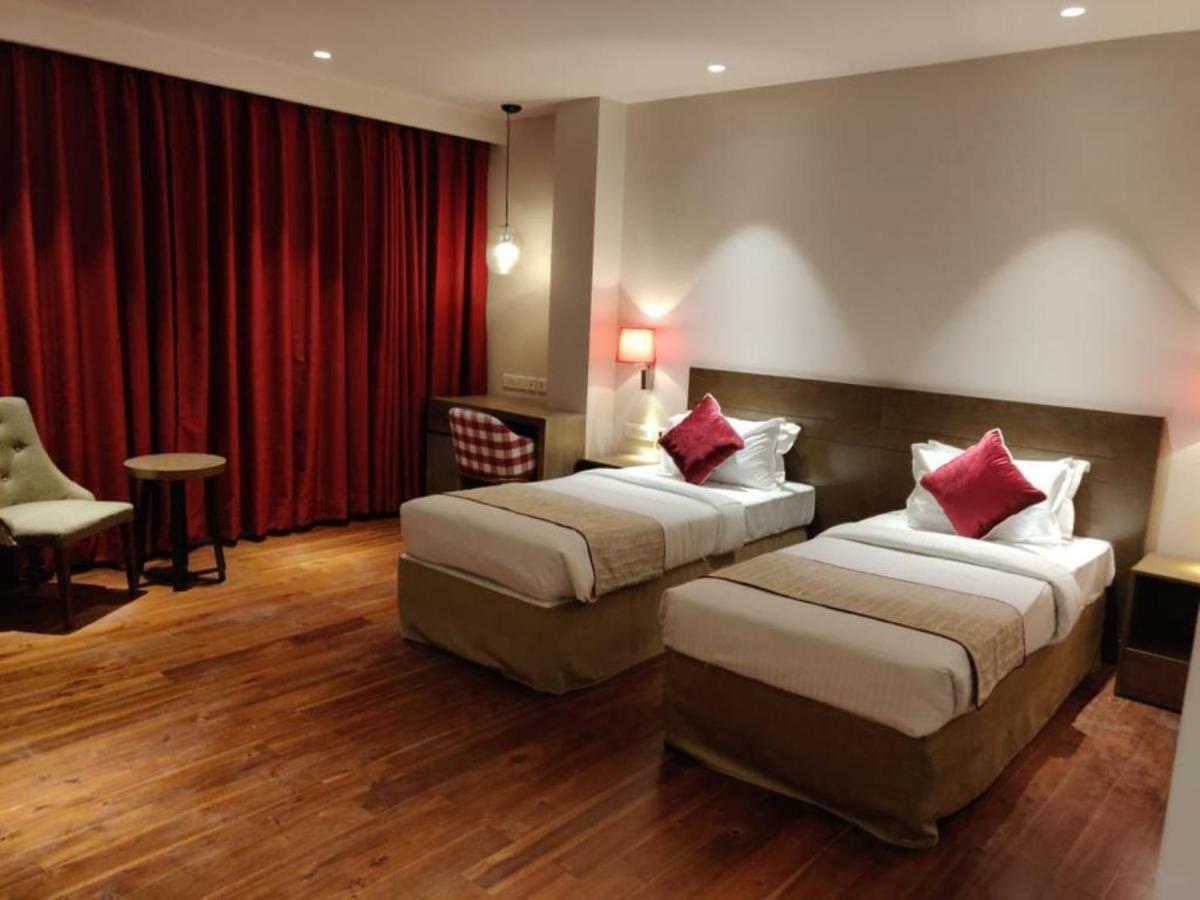Hotel Le Lotus Grand Kakarmatha Dış mekan fotoğraf